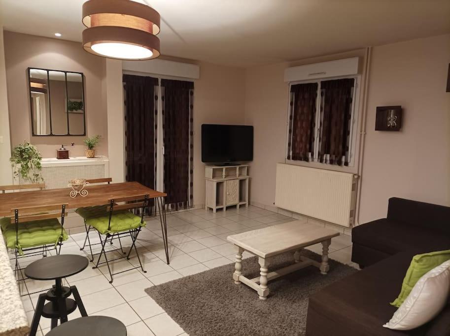 Ecully, Appartement Au Calme De 50M². 外观 照片